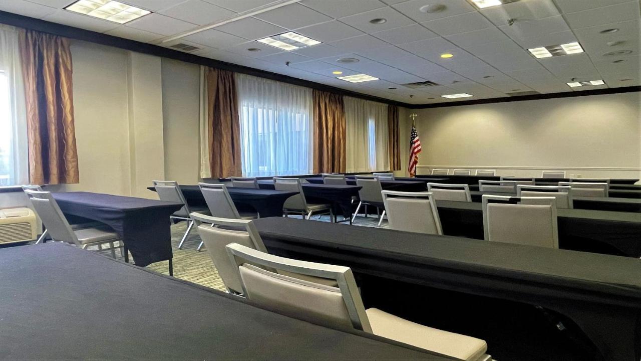 Holiday Inn Clark - Newark By Ihg Esterno foto